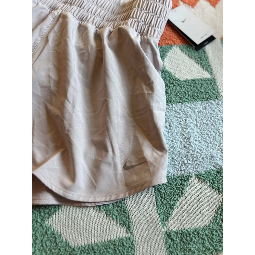 Nike Women High Rise Smocked Running Shorts Mauve Taupe Size Large - Picture 2 of 7